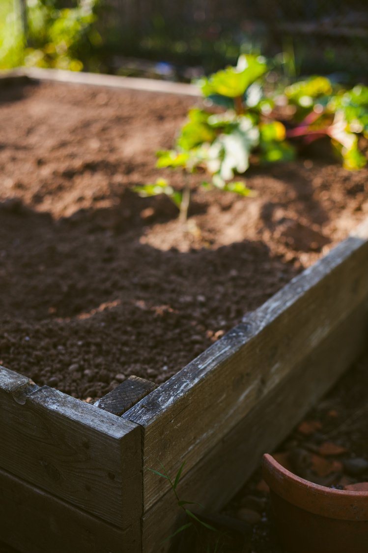 Above Ground Raised Garden Bed